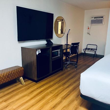Travelodge By Wyndham Wall Extérieur photo